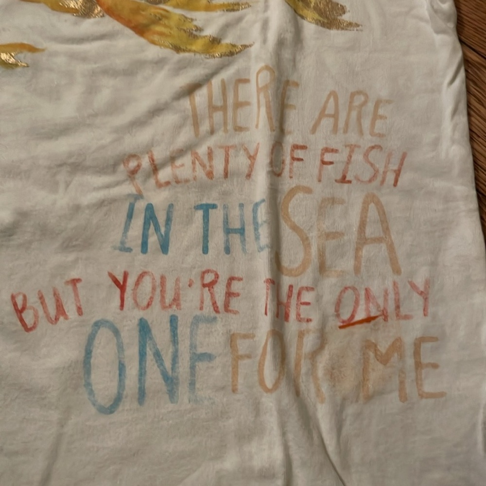 Goldfish T-shirt, in girls large - Picture 3 of 5